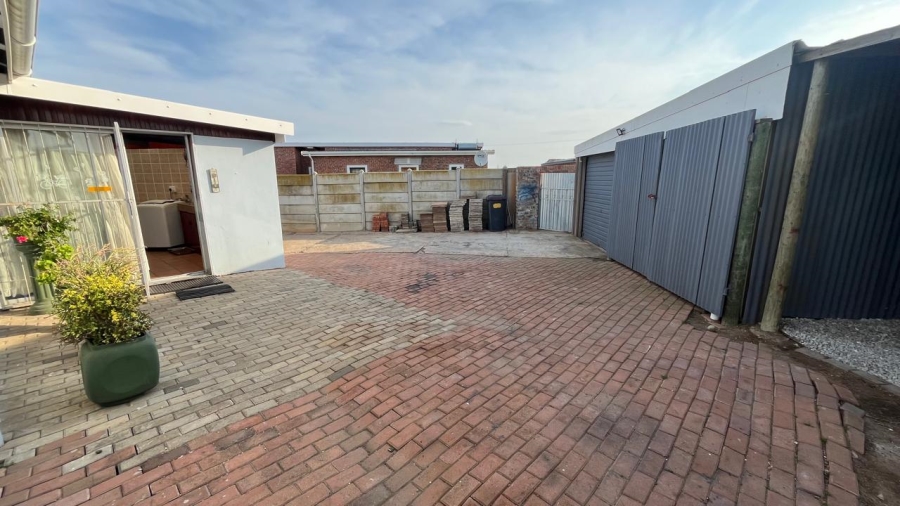2 Bedroom Property for Sale in Wavecrest Eastern Cape